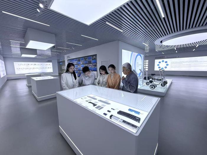 ​艺术学院赴比克集团开展访企拓岗