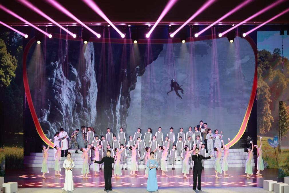 郑州工商学院学子参演2026年河南省秋季开学思政第一课